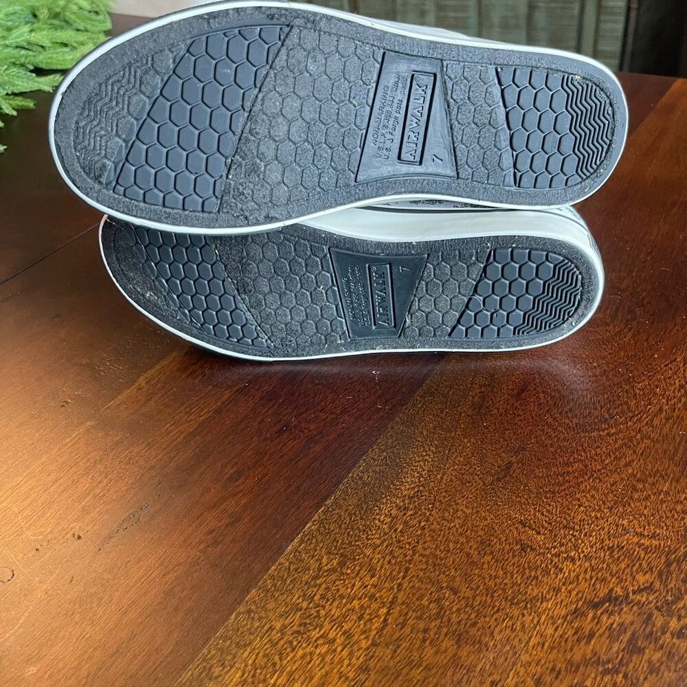 Airwalk Damask Slip-On Shoe Size 7 - Picture 5 of 10